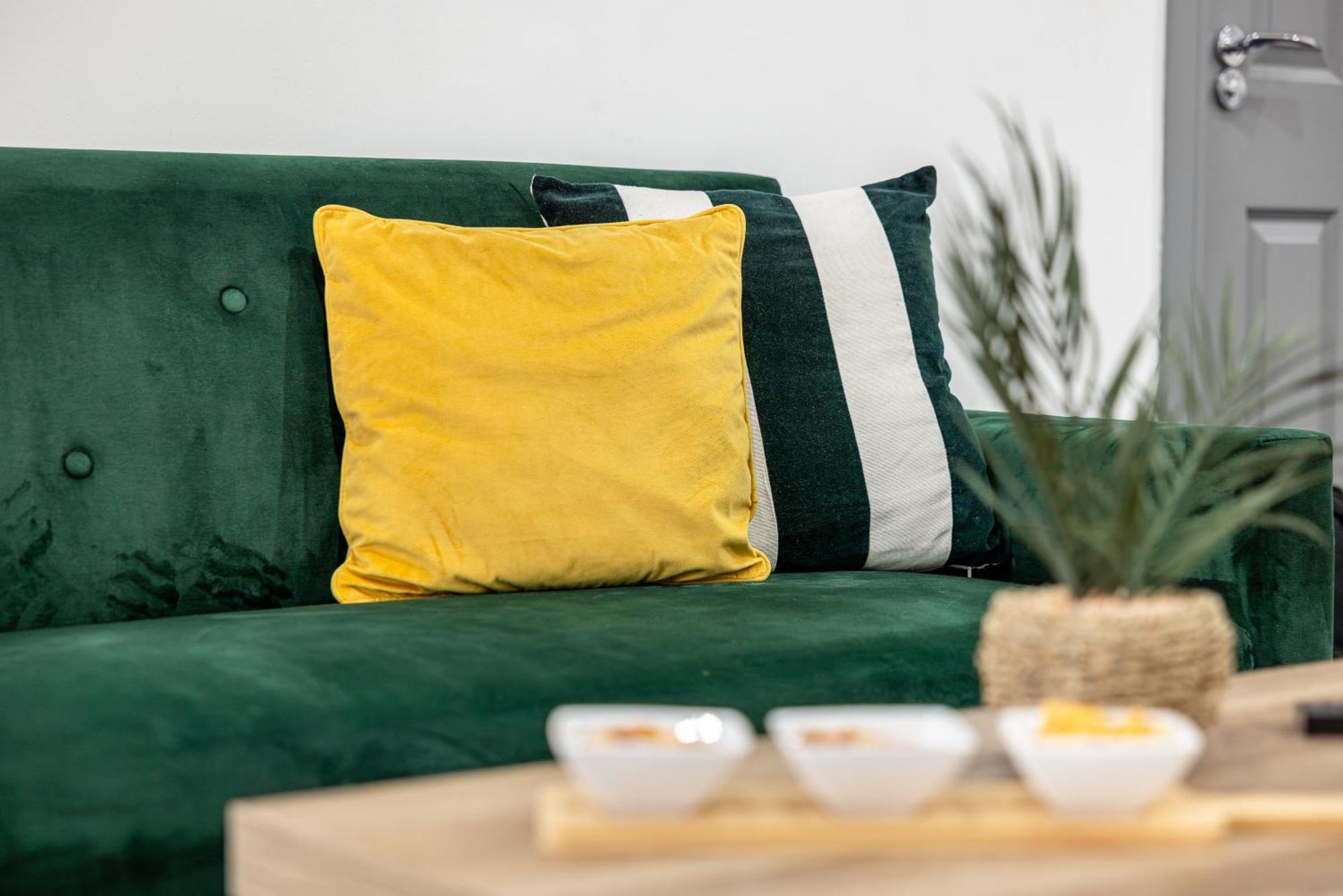 Rnm - Upgraded Business Stay For Travelling Contractors, All Amenities, Private Access Entire Place, Kitchen & Washroom, Smart Tv, Easy Access, Parking Nearby Cradley Heath Eksteriør billede