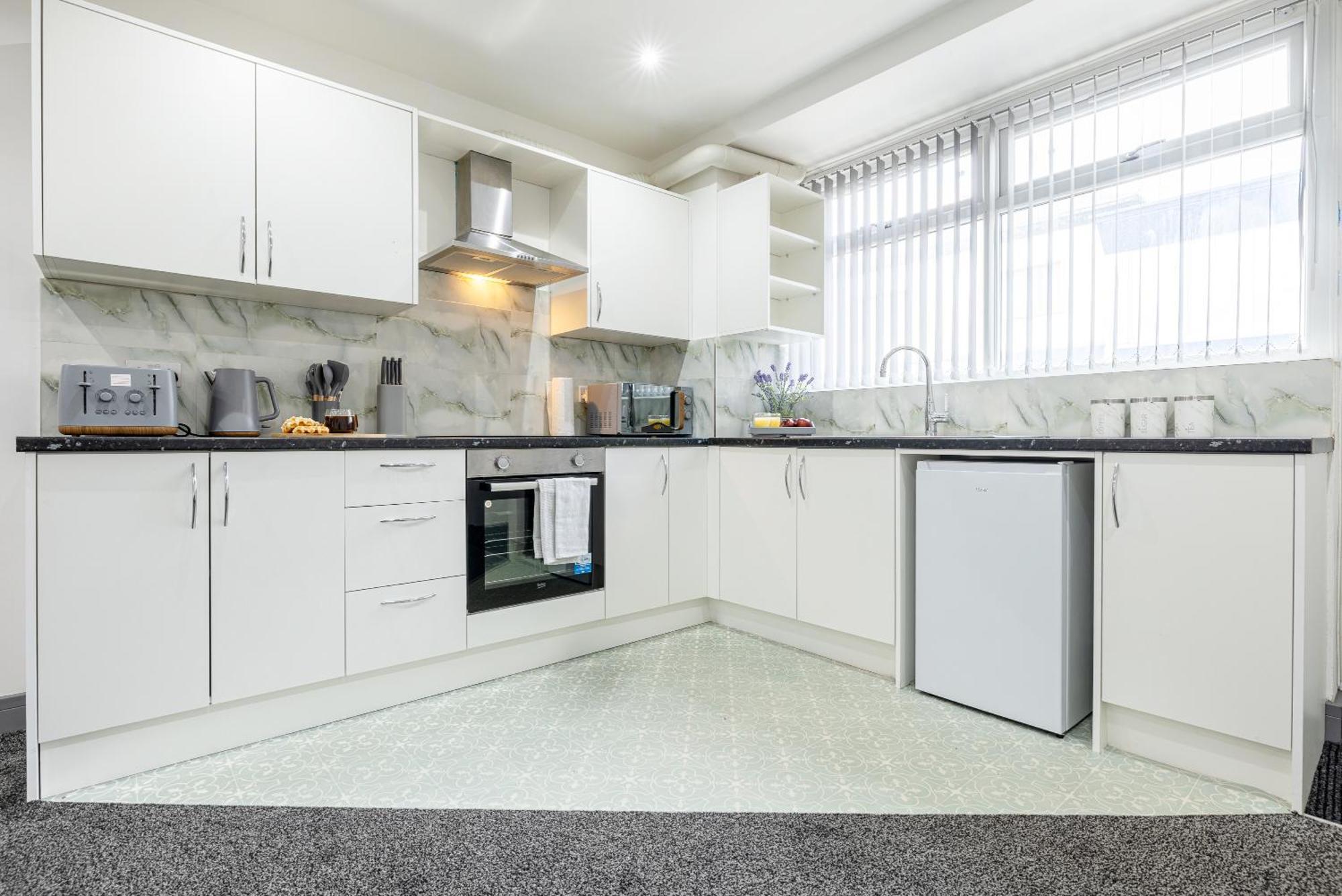 Rnm - Upgraded Business Stay For Travelling Contractors, All Amenities, Private Access Entire Place, Kitchen & Washroom, Smart Tv, Easy Access, Parking Nearby Cradley Heath Eksteriør billede