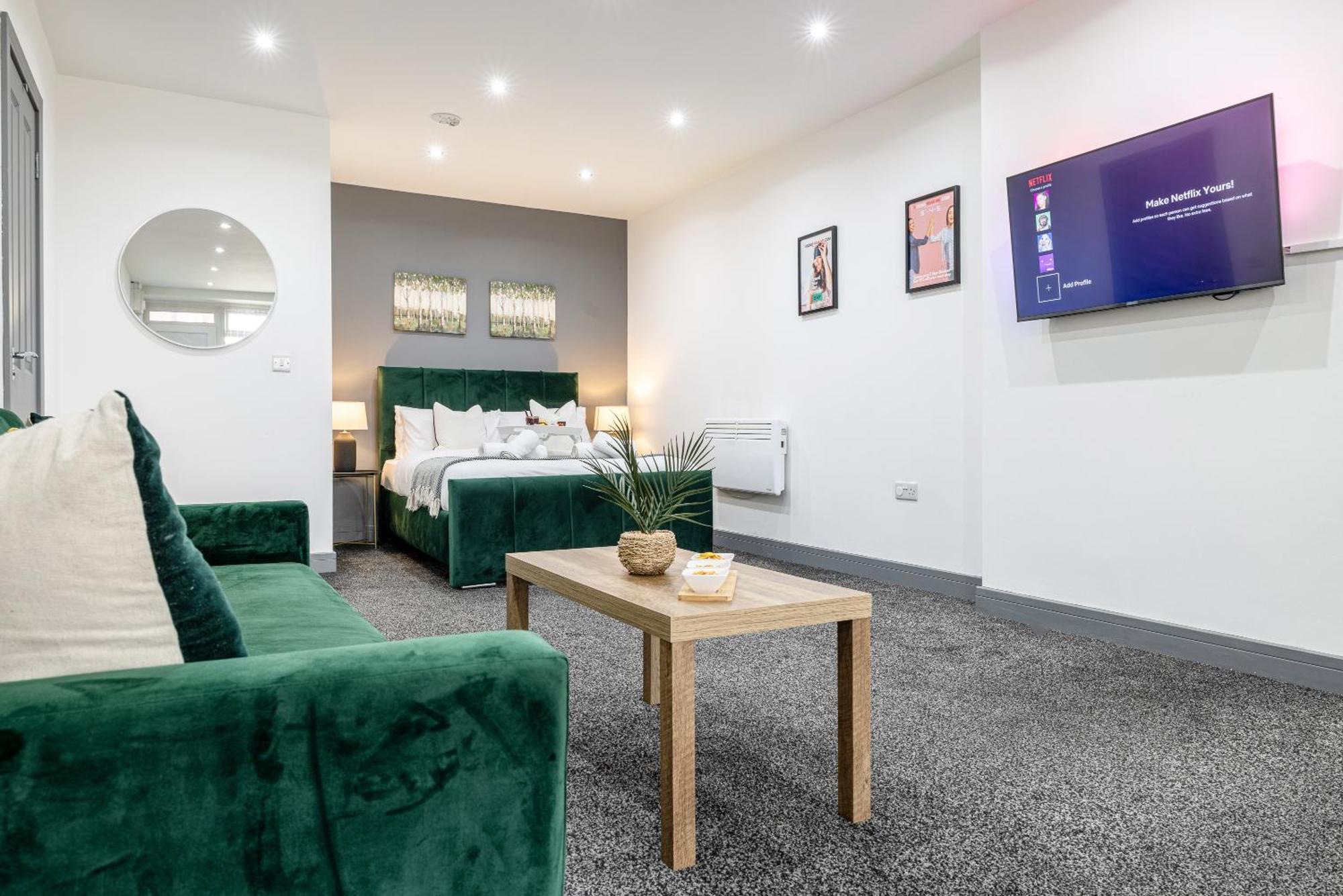 Rnm - Upgraded Business Stay For Travelling Contractors, All Amenities, Private Access Entire Place, Kitchen & Washroom, Smart Tv, Easy Access, Parking Nearby Cradley Heath Eksteriør billede
